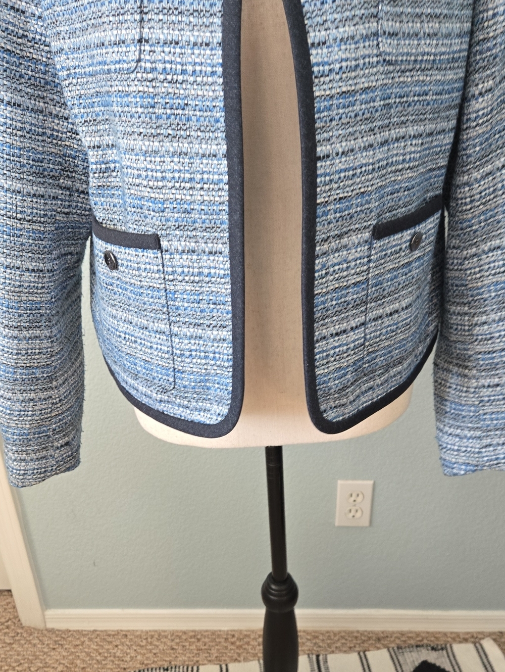 Bar III Classic Blue Tweed Collarless Jacket W/ Deep Navy Trim Sz Large - Picture 5 of 10